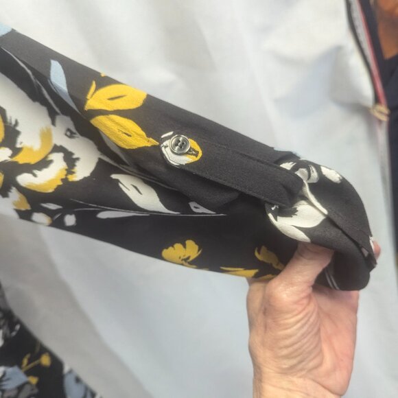 NWT Yumi Kim Size Medium Black Floral Romper - Picture 9 of 16